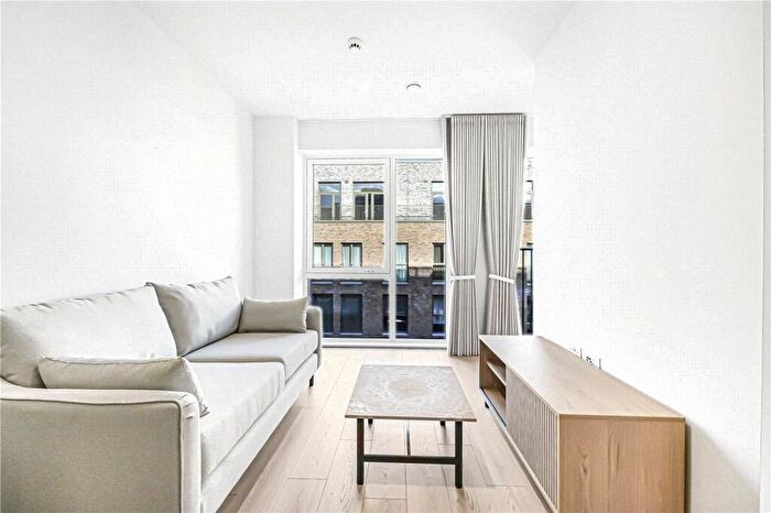 Apartment To Rent In Aviator Drive, London, NW2