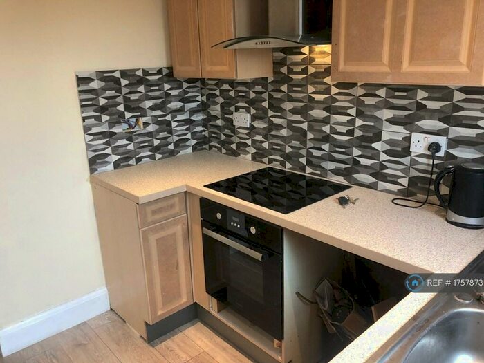 1 Bedroom Flat To Rent In Outram St, Sutton In Ashfield, NG17