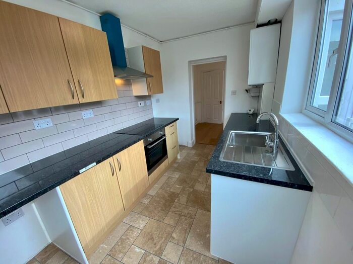 3 Bedroom Town House To Rent In Blenmar Close, Radcliffe, Manchester, M26