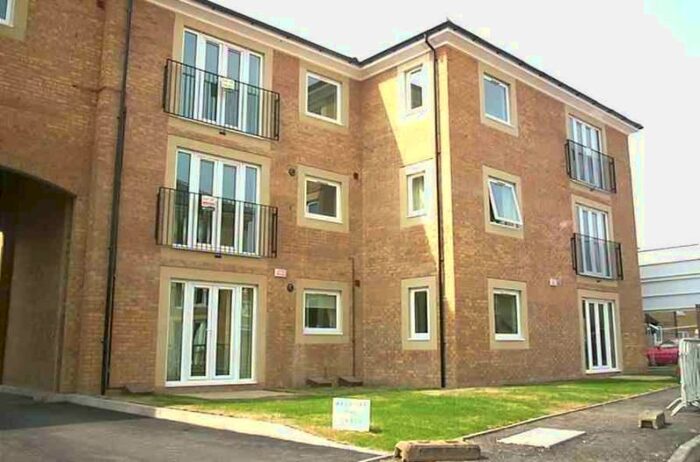 1 Bedroom Flat To Rent In White Lodge Close, Isleworth, TW7