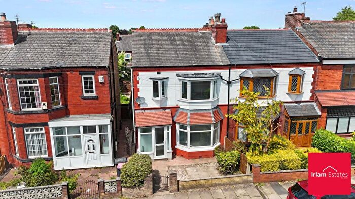 3 Bedroom Semi-Detached House For Sale In Moorfield Road, Salford, M6