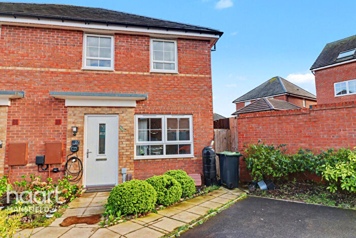 3 Bedroom Semi Detached House For Sale In Phoenix Close, Mansfield, NG18