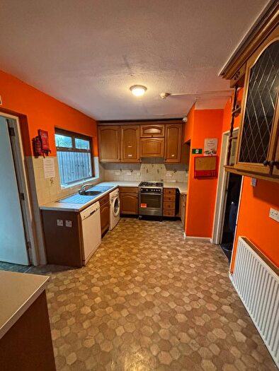 4 Bedroom Semi-Detached House To Rent In Aldborough Road North, Ilford, IG2