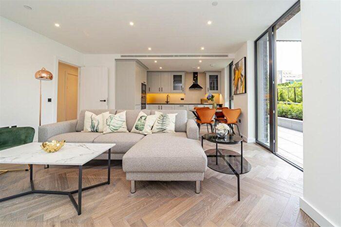 2 Bedroom Apartment To Rent In Merino Gardens, London, E1W