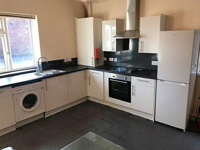 5 Bedroom Flat To Rent In London Road, Headington, Oxford, OX3