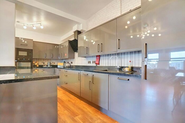 2 Bedroom Flat To Rent In Albion Place, Maidstone, ME14