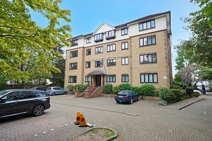 2 Bedroom Flat To Rent In Burlington Gate, Rothesay Avenue, SW20