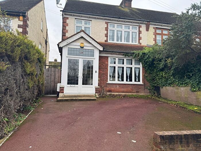 3 Bedroom Terraced House To Rent In Wrotham Road, Gravesend, DA11