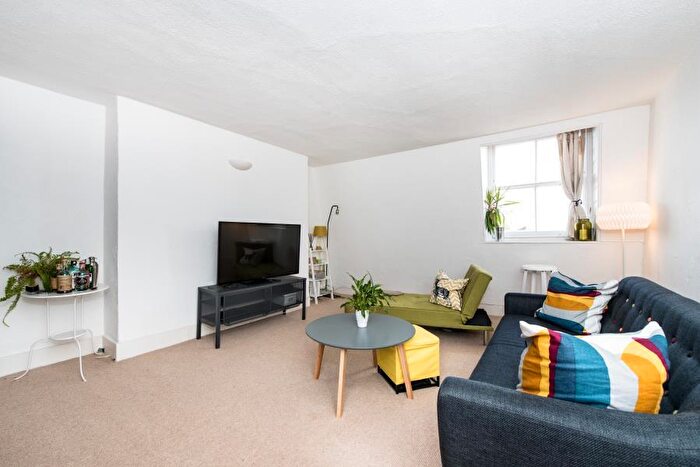 1 Bedroom Flat To Rent In Willoughby Road, Hampstead, NW3