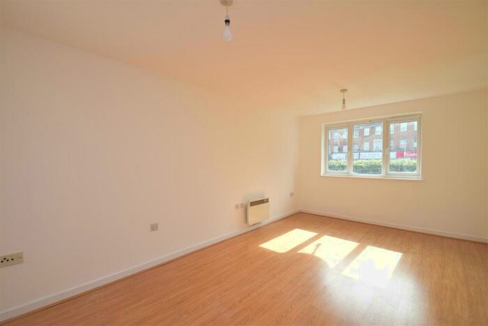 2 Bedroom Apartment To Rent In Honeypot Lane, Stanmore, HA7