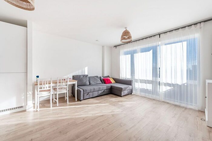 1 Bedroom Flat To Rent In Lyon Road, Harrow, HA1