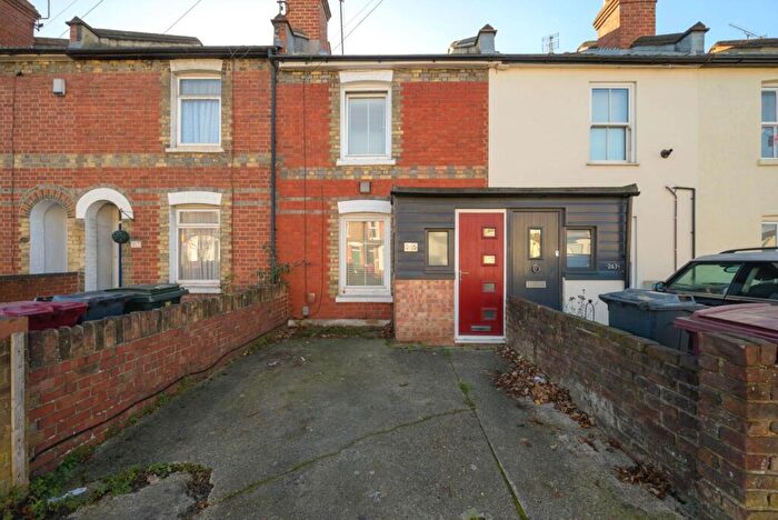 2 Bedroom Terraced House For Sale In Gosbrook Road, Caversham, RG4