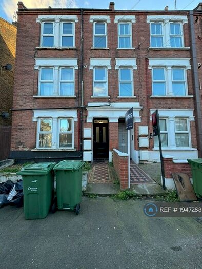 2 Bedroom Flat To Rent In Southwell Road, London, SE5
