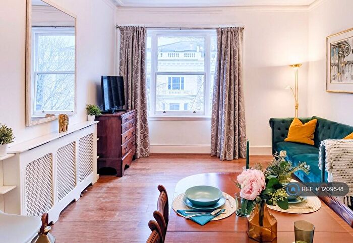 2 Bedroom Flat To Rent In Redcliffe Gardens, London, SW10