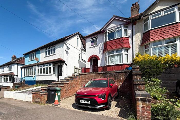3 Bedroom Semi Detached House For Sale In Ashurst Road, Tadworth, KT20