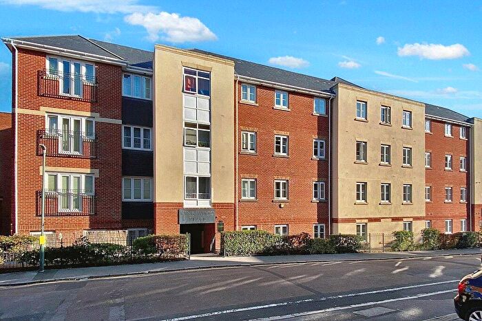 1 Bedroom Flat For Sale In Norwich Avenue West, Bournemouth, BH2