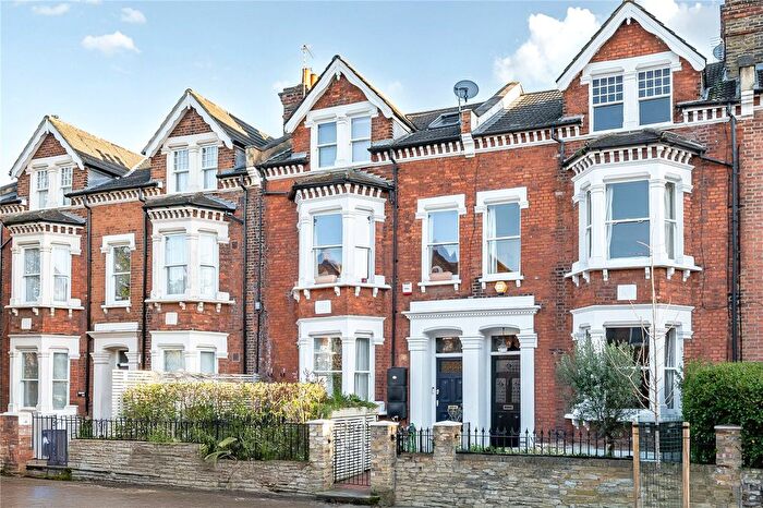 1 Bedroom Flat For Sale In Knatchbull Road, London, SE5