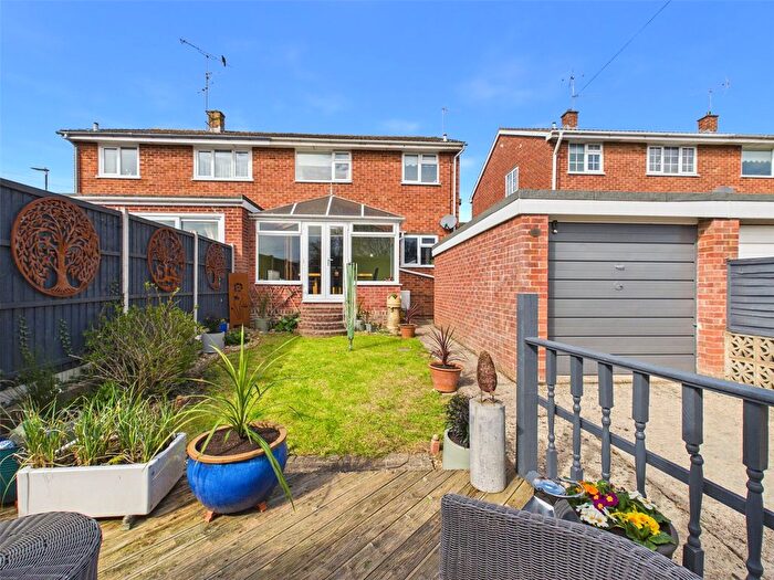 3 Bedroom Semi Detached House For Sale In The Stirrup, Cashes Green, Stroud, Gloucestershire, GL5