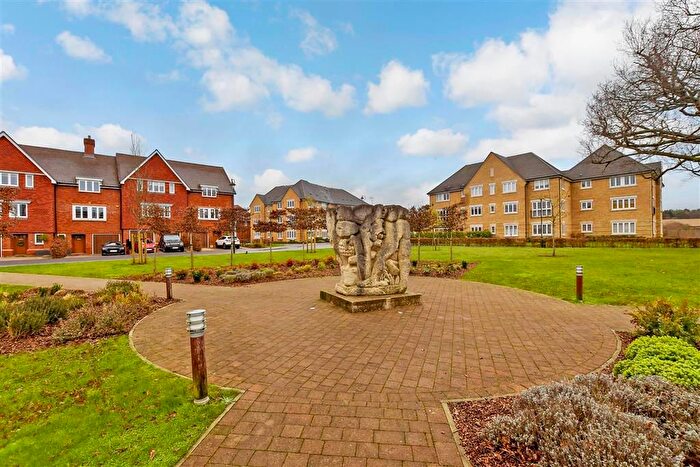 2 Bedroom Flat For Sale In Tilney Drive, Horsham, West Sussex, RH12