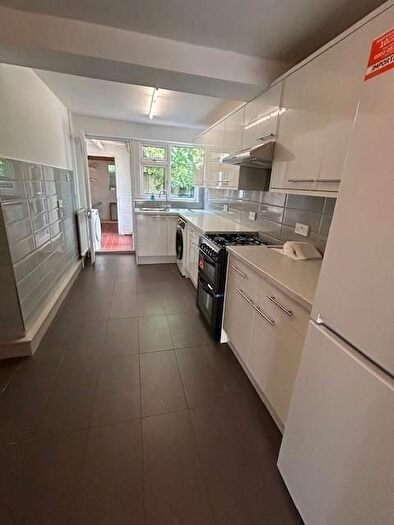 3 Bedroom Terraced House To Rent In Jolly Way, Cambridge, CB4