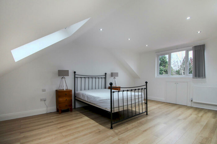 1 Bedroom Flat To Rent In The Highlands, Edgware, HA8