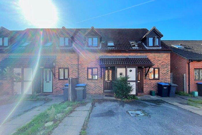 2 Bedroom Terraced House To Rent In Addlestone, Surrey, KT15