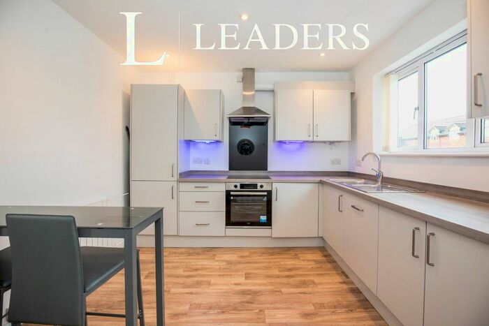 3 Bedroom Maisonette To Rent In Stamford Gardens, Rugby Road, Leamington Spa, CV32