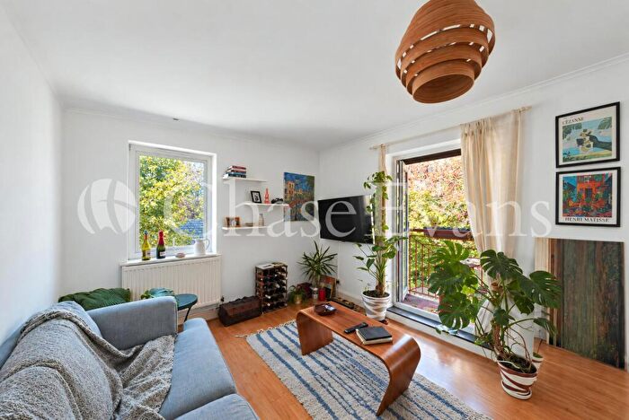 1 Bedroom Flat For Sale In Caledonian Wharf, Saunders Ness Road, Isle Of Dogs, London, E14