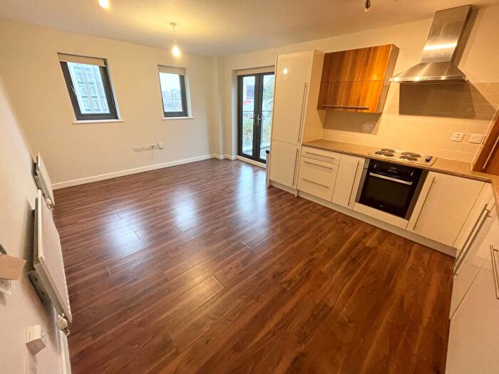 2 Bedroom Apartment To Rent In Southbank Court, Pavilion Road, NG2