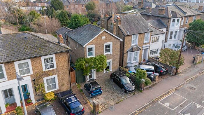 3 Bedroom Detached House For Sale In Knights Park, Kingston Upon Thames, KT1