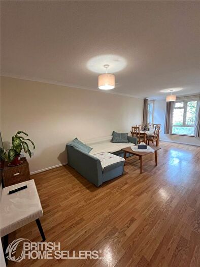 1 Bedroom Flat For Sale In Hanger View Way, London, W3