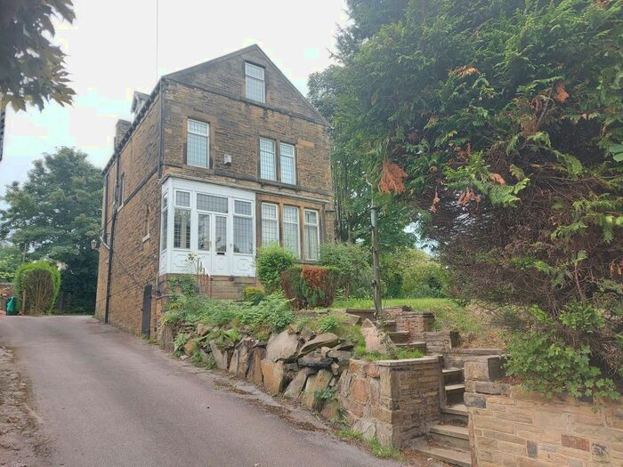 5 Bedroom Detached House To Rent In Toller Lane, Bradford, BD9