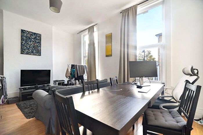 3 Bedroom Apartment To Rent In Highbury Park, London, N5