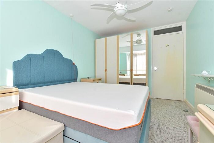 1 Bedroom Flat For Sale In Castle Hill Avenue, Folkestone, Kent, CT20