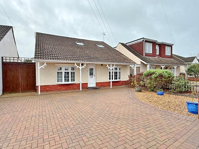 3 Bedroom Detached Bungalow For Sale In Central Road, Drayton, PO6