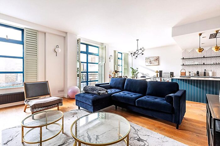 3 Bedroom Flat To Rent In London Borough Of Tower Hamlets, E2