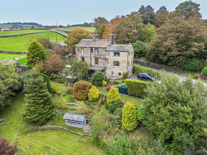 5 Bedroom House For Sale In Butts Green, Halifax, HX2