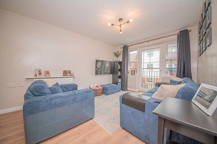 2 Bedroom Flat For Sale In Camborne Close, Bishopstoke, Eastleigh, SO50