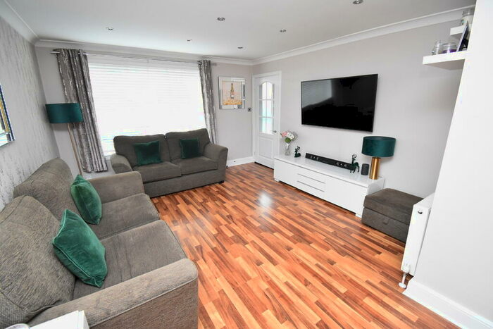 3 Bedroom Terraced House For Sale In Glenapp Road, Paisley, Renfrewshire, PA2