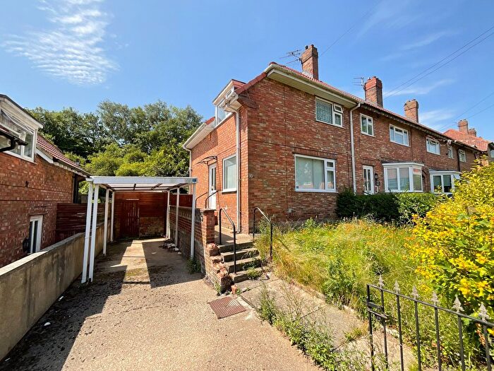 3 Bedroom Semi-Detached House For Sale In Barrowcliff Road, Scarborough, YO12