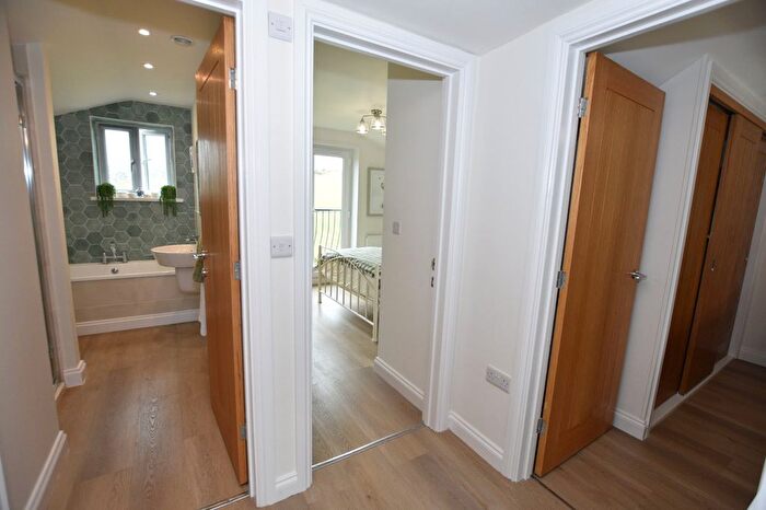 3 Bedroom End Terrace House For Sale In Chapel Terrace, Mount Ambrose, Redruth, Cornwall, TR15