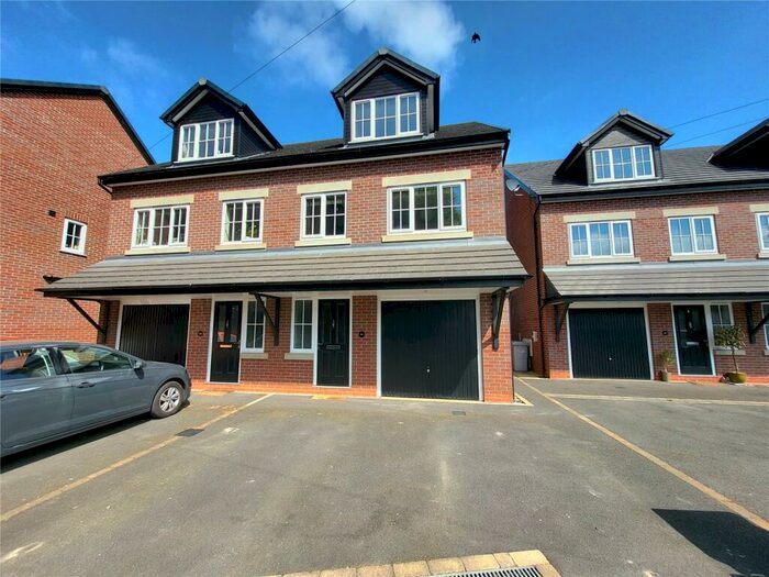 4 Bedroom House To Rent In Grimshaw Lane, Bollington, Macclesfield, Cheshire, SK10