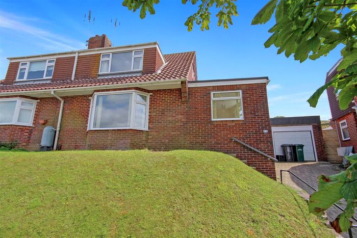 4 Bedroom Semi-Detached House To Rent In Elsted Crescent, Hollingbury, Brighton, BN1