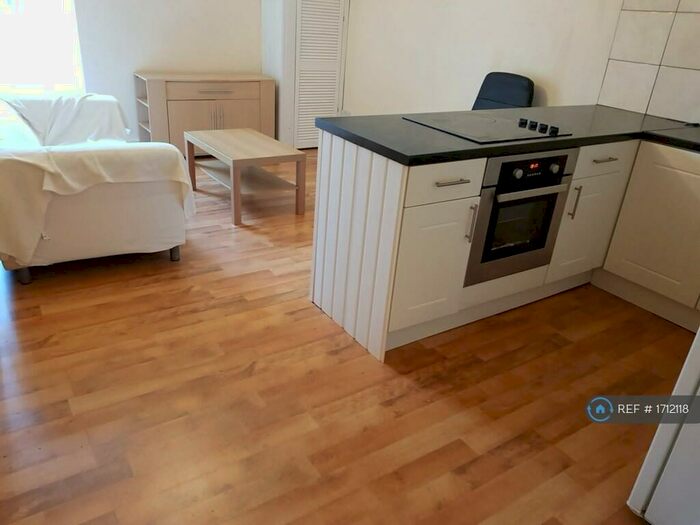 1 Bedroom Flat To Rent In Zulla Road, Nottingham, NG3