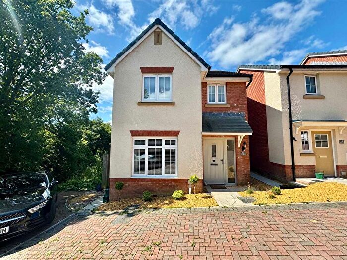 3 Bedroom Detached House For Sale In Highfields, Porth, CF39