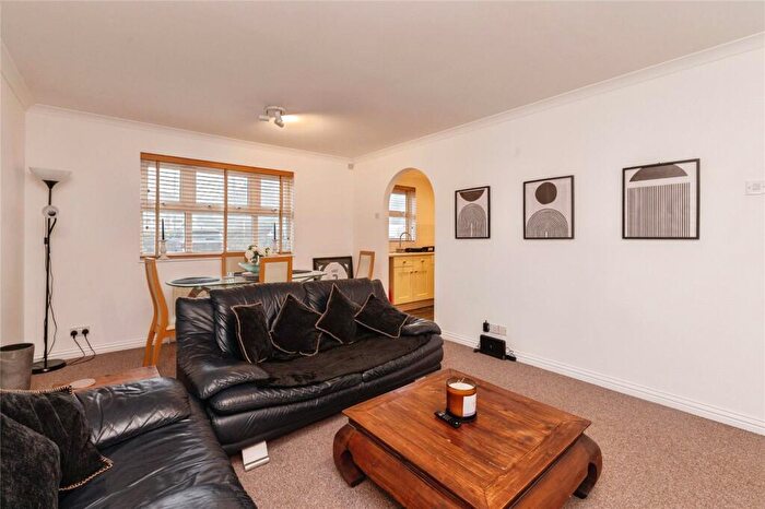 2 Bedroom Flat For Sale In Burns Close, Billericay, Essex, CM11