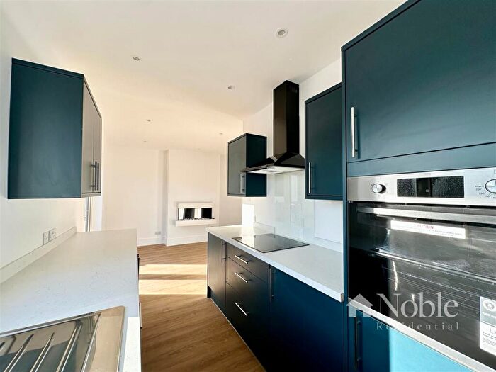 2 Bedroom Semi-Detached Bungalow For Sale In Lincoln Avenue, Romford, RM7