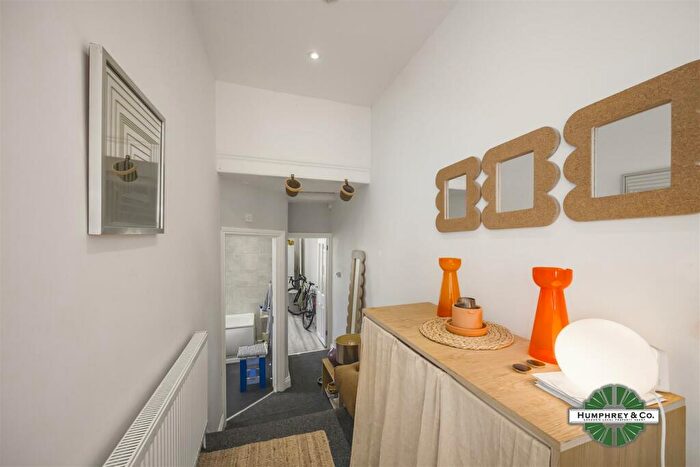 1 Bedroom Flat To Rent In Higham Hill Road, London, E17