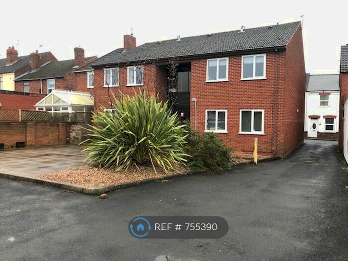 Studio To Rent In Stewkins Court, Stourbridge, DY8