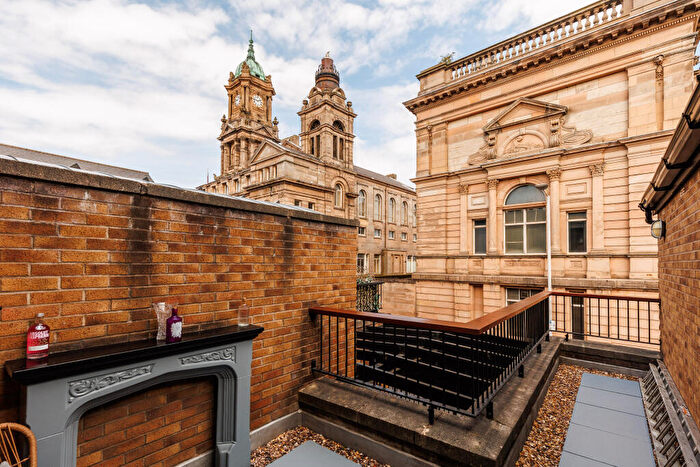 3 Bedroom Mews For Sale In Robinson Mews, Birkenhead, CH41